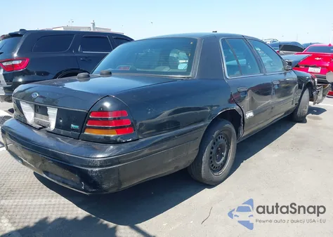 2011 Ford Crown Victoria Police Interceptor z USA, uszkodzony, nr VIN 2FABP7BV0BX155924